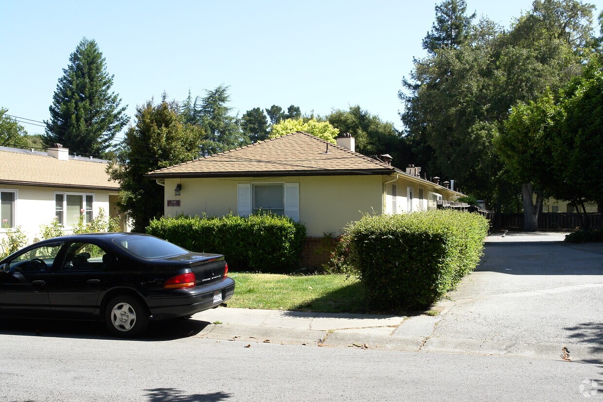 Foto del edificio - 1044-1046 Noel Dr