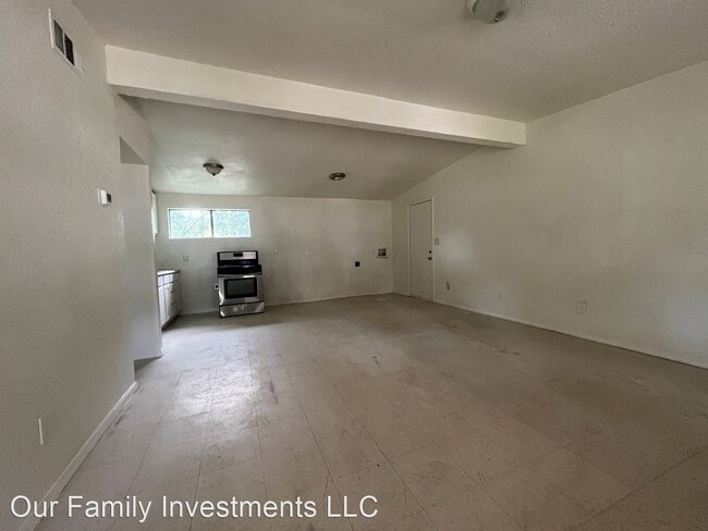 Building Photo - 3 br, 1 bath House - 2814 E. 43Rd St. N.