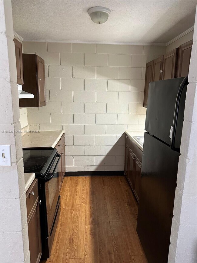 649 W Base St Unit 1, Madison, FL 32340 Room for Rent in Madison, FL