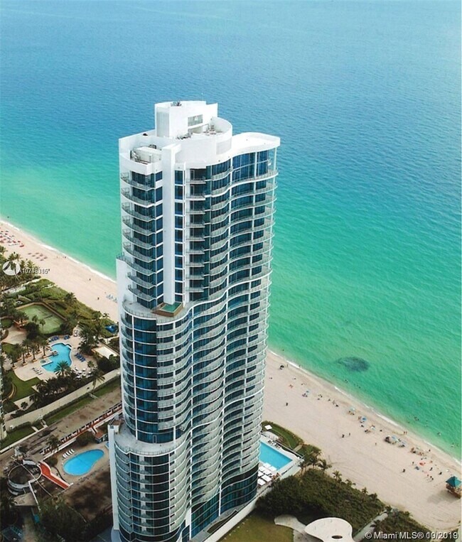 Building Photo - 17475 Collins Ave