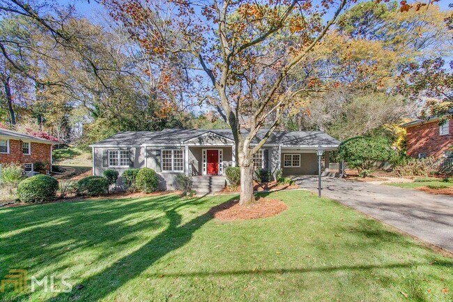Building Photo - 368 Lakemoore Dr NE