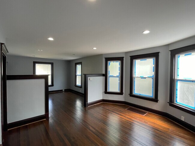 Foto del edificio - 710 N Poplar St