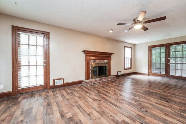 Foto del edificio - 3550 Spring Creek Cir