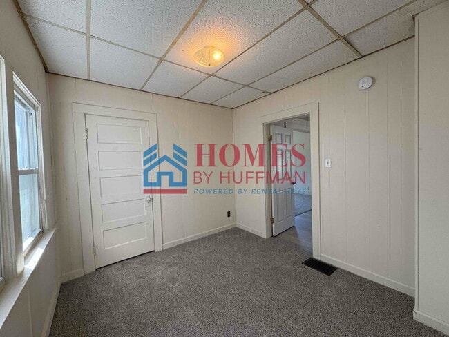 Foto del edificio - Two Bedroom House | New Flooring
