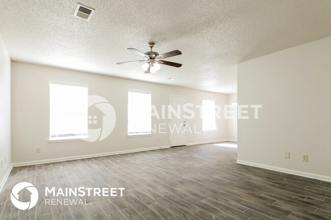 Building Photo - 4660 Royal View Dr