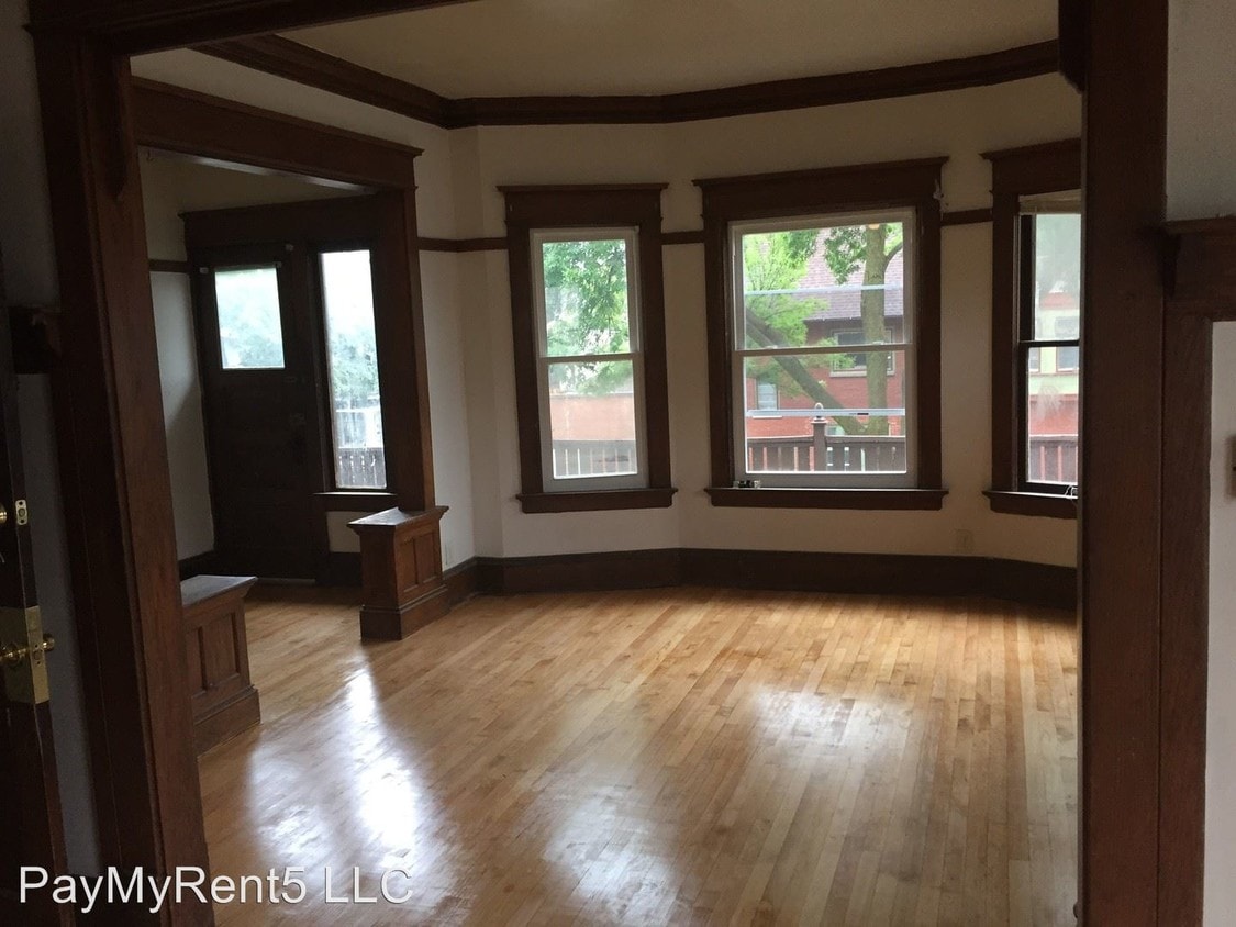 Primary Photo - 2107 N 48th St