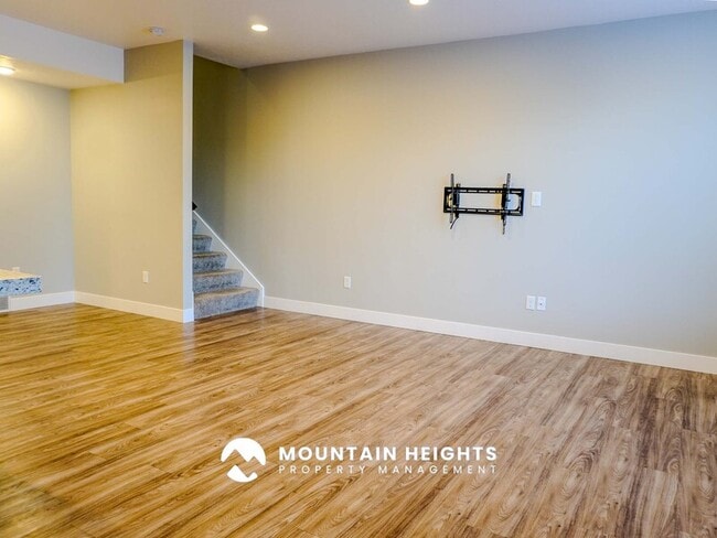 Foto del edificio - 824 Newfield Dr