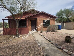 Building Photo - 1301 E Lee St