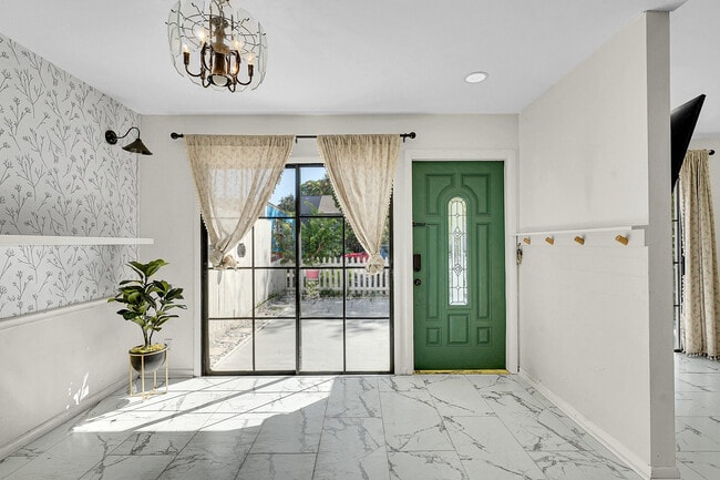 Foto del edificio - 9056 Green Meadows Way