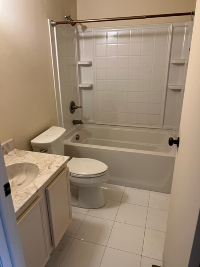 Full Bathroom (upstairs) - 9640 Greenmeadow Cir