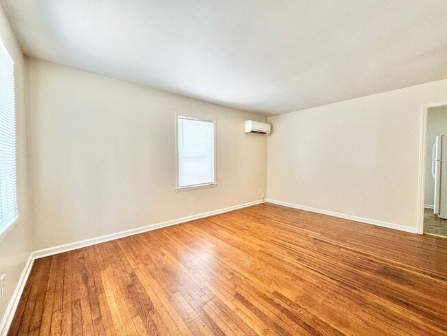 Building Photo - Cozy 2 Bedroom Home!!