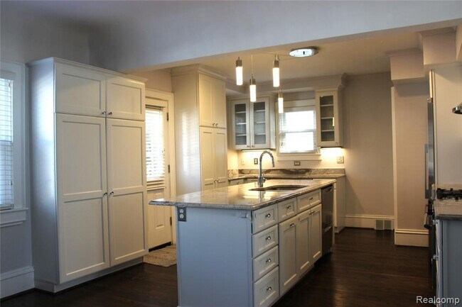 Foto del edificio - 115 E Lincoln St