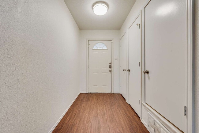 Building Photo - Renovated 3 bed 2 bath in the heart of Saginaw