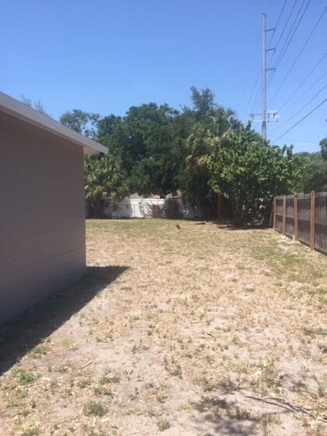 Building Photo - Spacious 4BR House in Tampa