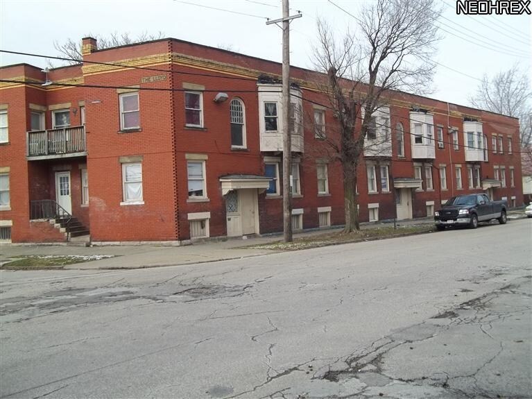 Primary Photo - 2098 W 73rd St