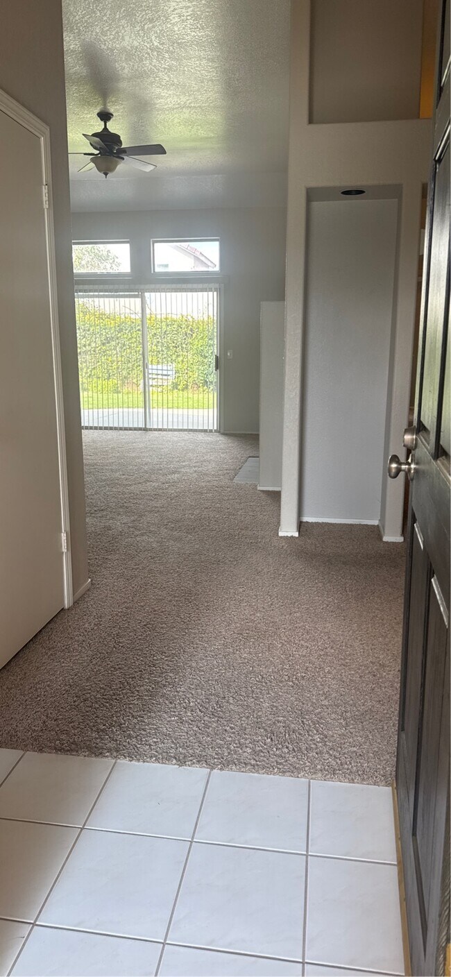 Foto del edificio - 10704 Sunset Canyon Dr