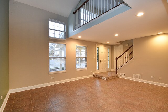 Building Photo - 9364 Meadowview Dr