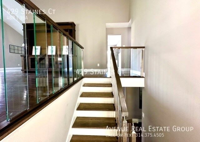 Building Photo - Welcome to 429 Staines Ave
