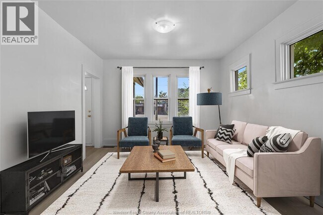 Photo du bâtiment - 426 Tecumseh Rd W