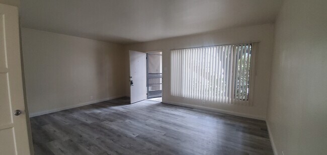 Foto del edificio - 1654 Huntington Dr