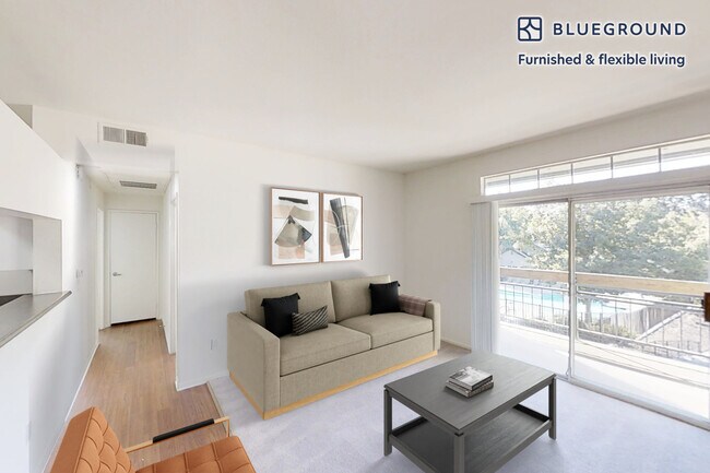 Foto del edificio - 7904 Fall Creek Rd