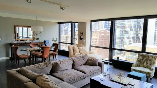 Foto del edificio - 910 N Lake Shore Dr