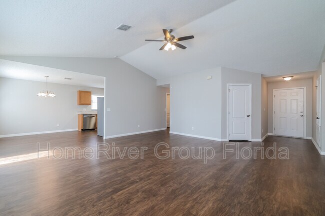 Building Photo - 1630 Redfin Dr