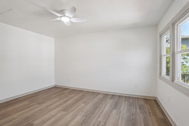 Building Photo - 720 Spain St