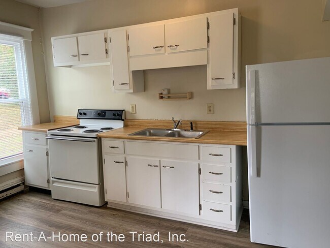 Building Photo - 1 br, 1 bath House - 911 Lexington Avenue 2