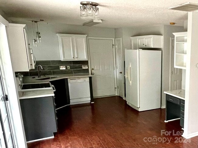 Building Photo - 4215 Suttle Pl
