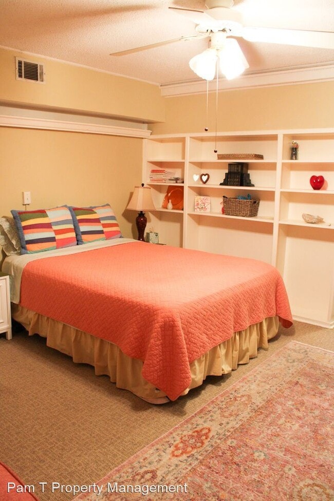 Building Photo - 2 br, 1 bath House - 116 E. Gaston St. Apa...