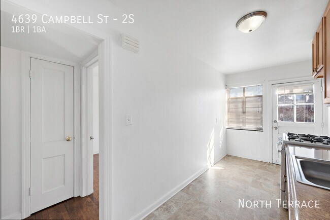 Foto del edificio - 1BR with Hardwood Floors Near UMKC