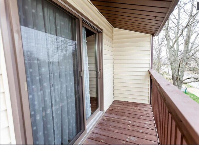 Balcony - 123 W Woodbine Ave Apt G