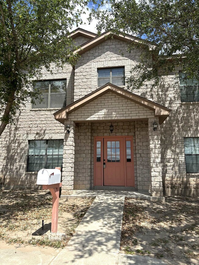 Foto del edificio - 603 E 8th St