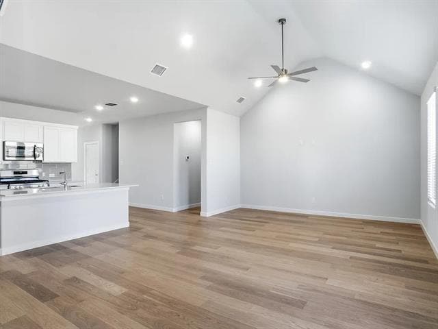 Foto del edificio - 641 Poppy Ln