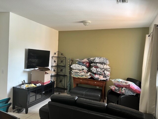 Foto del edificio - 7570 NW 175th St