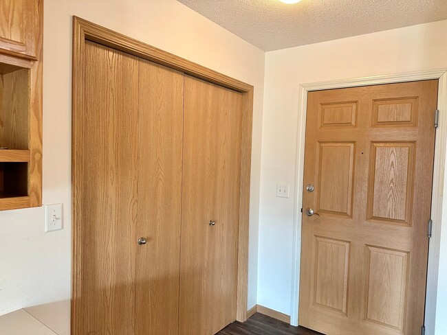 Foto del edificio - 2 Bedroom 2 bathroom - South Fargo