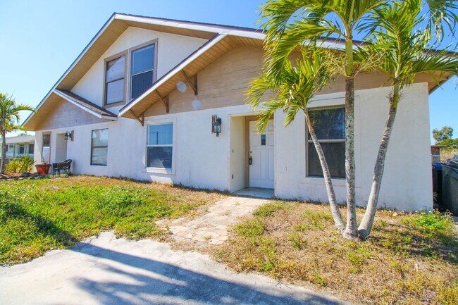 Building Photo - ***UNFURNISHED ANNUAL RENTAL***NOW AVAILABLE***