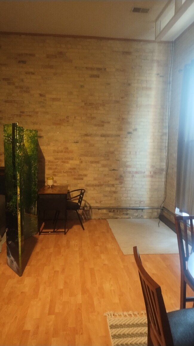 Foto del edificio - 327 Main St