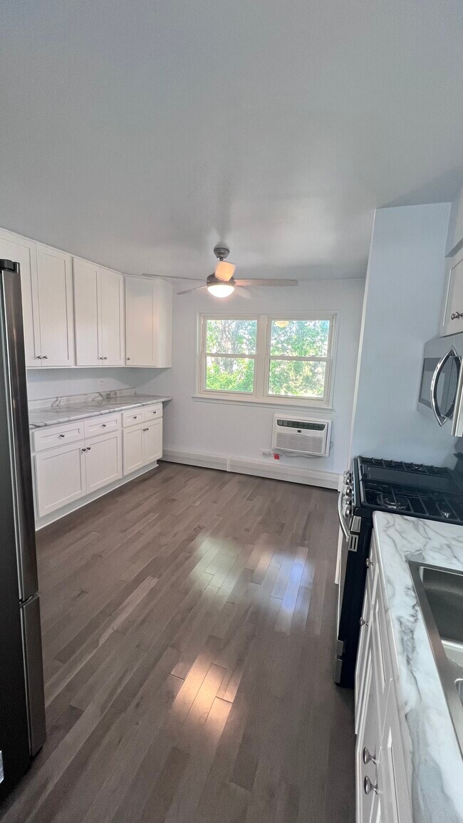 Foto del edificio - 7530 Country Ln