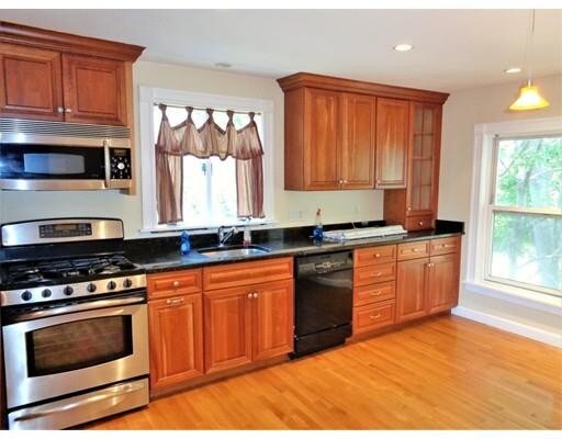 Primary Photo - 22 Bowers St
