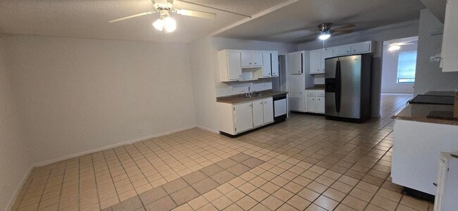 Building Photo - 3177 Coral Hills Dr