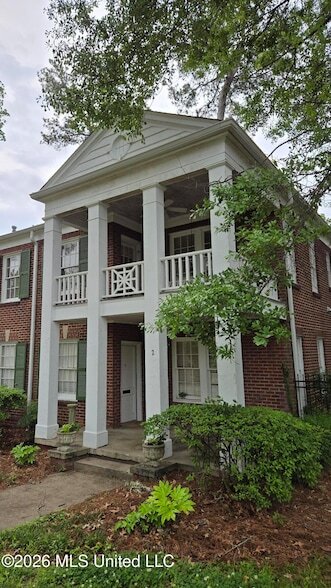Building Photo - 785 Pinehurst St