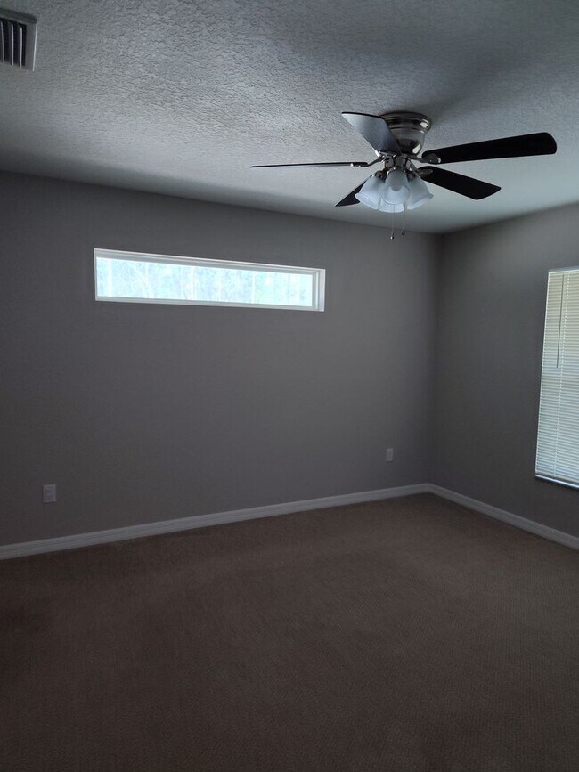 Foto del edificio - Charming 2BR/2BA Duplex in Citrus Springs ...