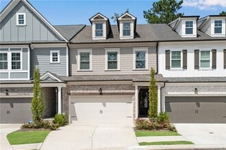 Building Photo - 427 Retreat Ln