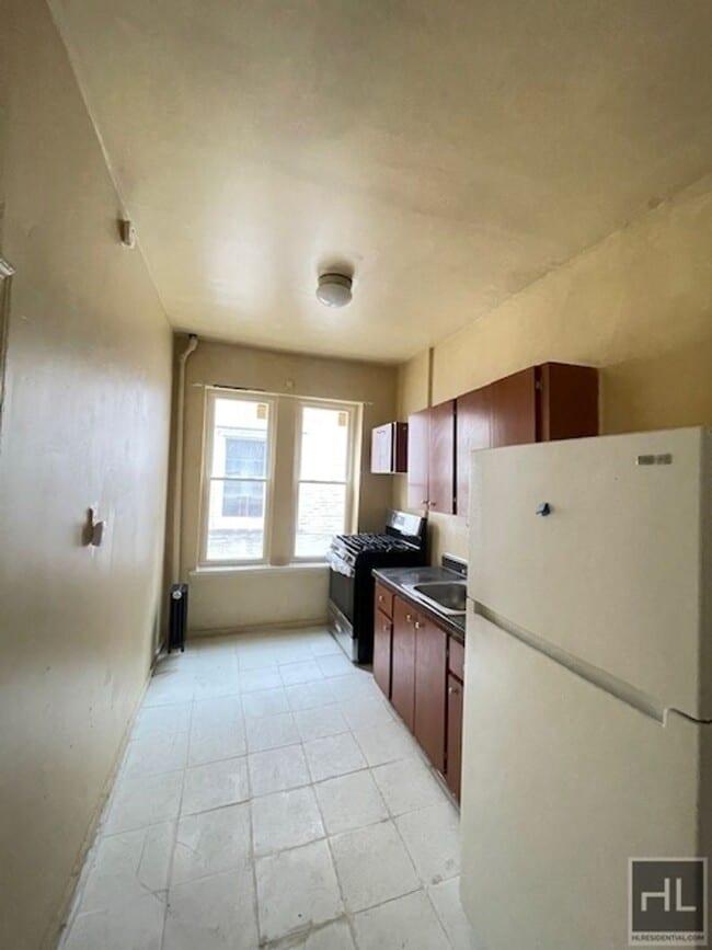 Building Photo - 888 Belmont Ave