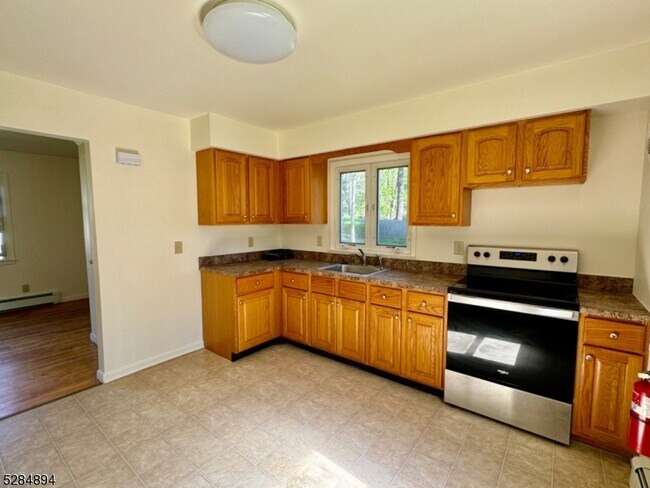 Building Photo - 5314 Berkshire Valley Rd