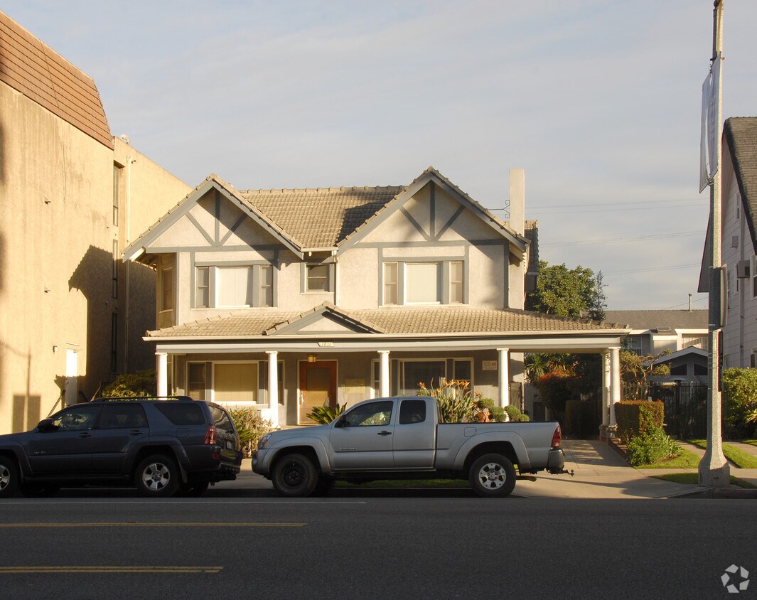 Foto del edificio - 1811 E Ocean Blvd