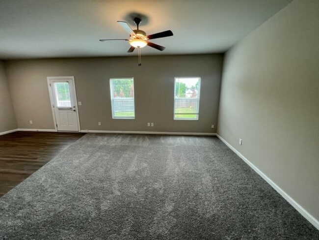 Building Photo - 2268 Lismore Dr