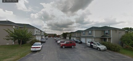 Building Photo - 204 Pinnacle Ct